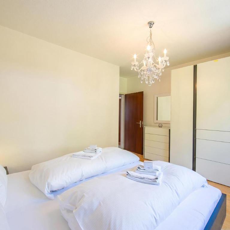 Casa Monti Belvedere with Pool + Terrace Dining - Happy Rentals - Appartamento Deluxe - 23
