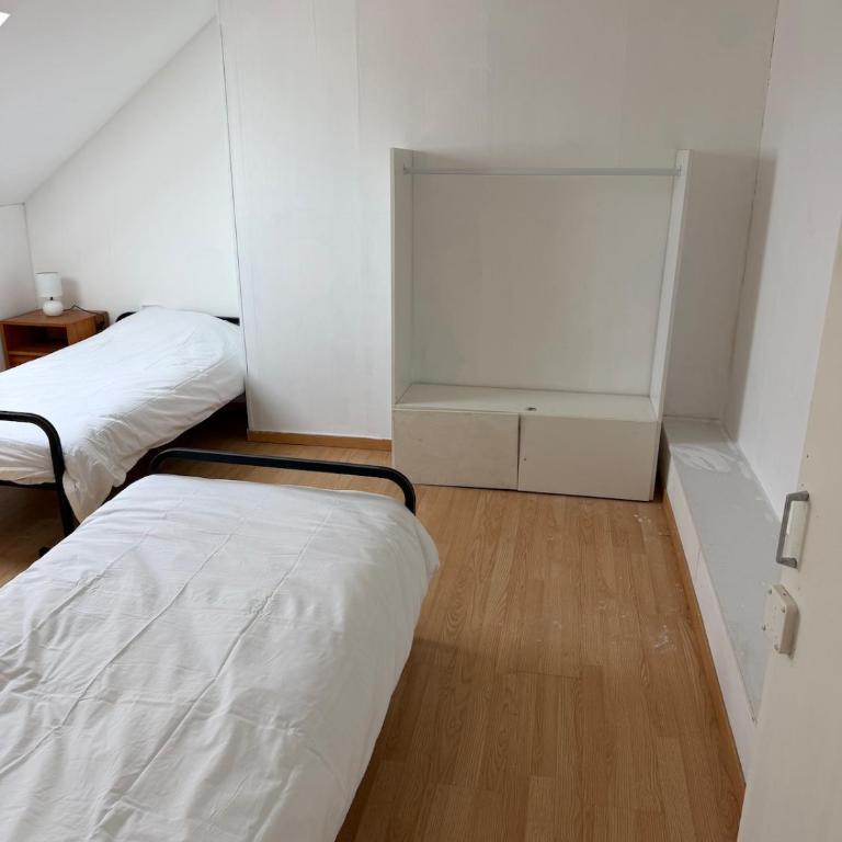 Maison meublée pour 8 personnes avec 4 chambres - Maison 4 Chambres - 8