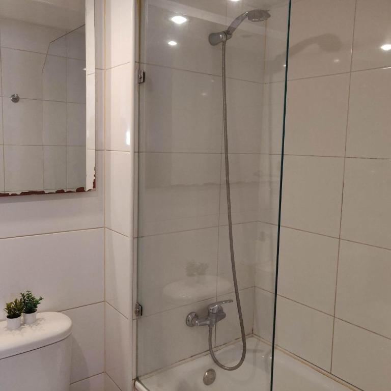 Providencia Apartment Modern Balcony Sleeps 5 - Apartamento - 19