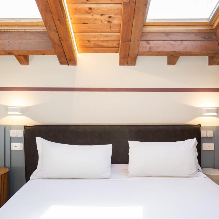 RossoVino Milano Boutique - Superior Triple Room - 2
