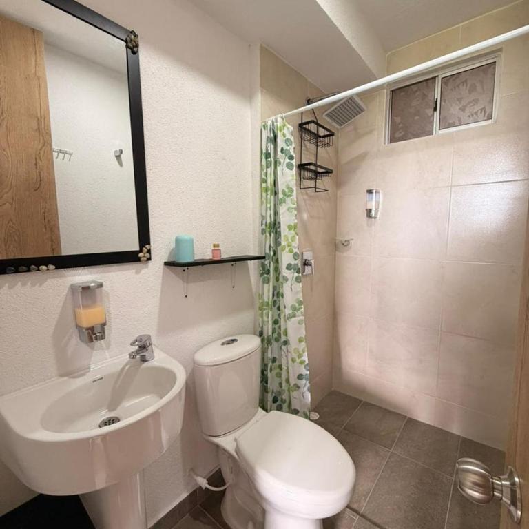 Acogedor y familiar Bello Horizonte Plaza - Apartment near Cabo Tortuga Beach & Airport Santa Marta - Three-Bedroom Apartment with View - 9
