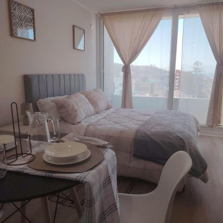 Oceanfront apartment overlooking the port of Coquimbo - One-Bedroom Apartment - 4