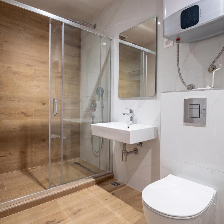 Golden Hour Loft Budva - Two-Bedroom Apartment - 8