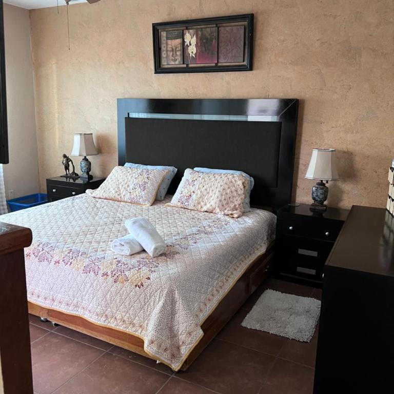 Beautiful View of El Cerro & Short Walk to Stadium - Three-Bedroom Apartment - 4