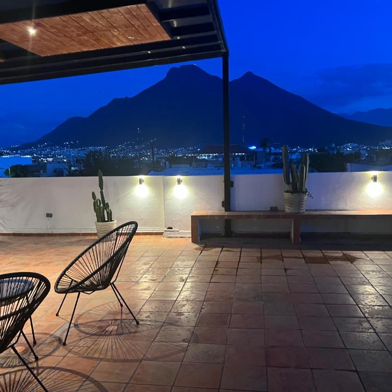 Beautiful View of El Cerro & Short Walk to Stadium - Three-Bedroom Apartment - 8