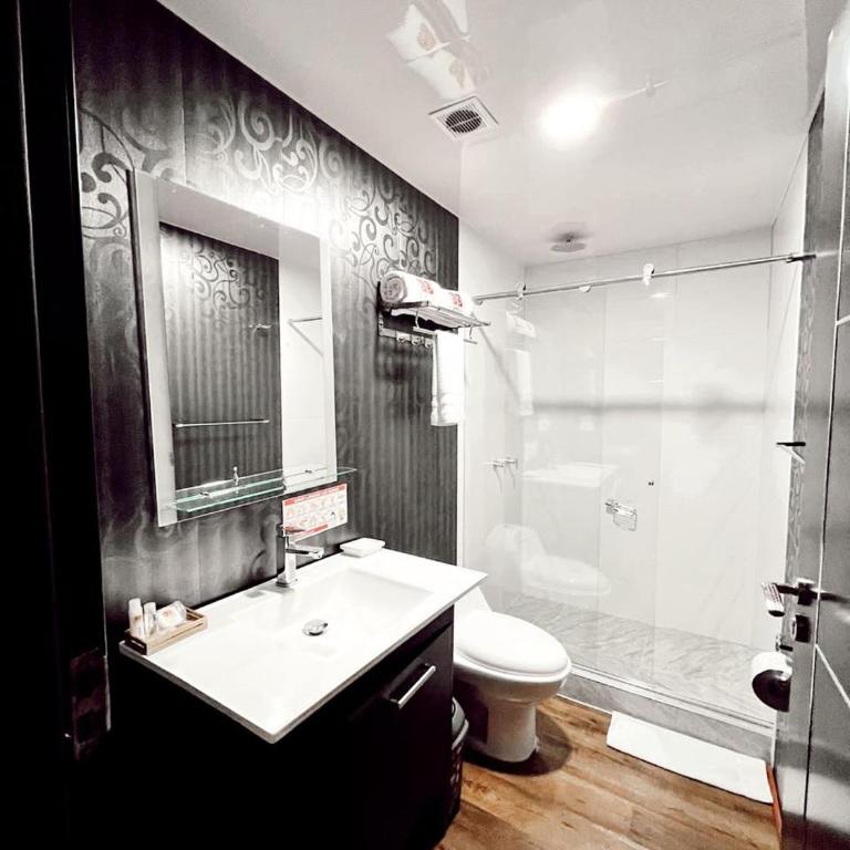 Hotel Big Day - Acceso al Lago - Deluxe Queen Room with Two Queen Beds - 2