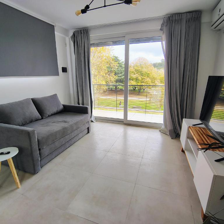 Serranos Apart - Apartamento de 2 dormitorios con balcón y terraza - 2