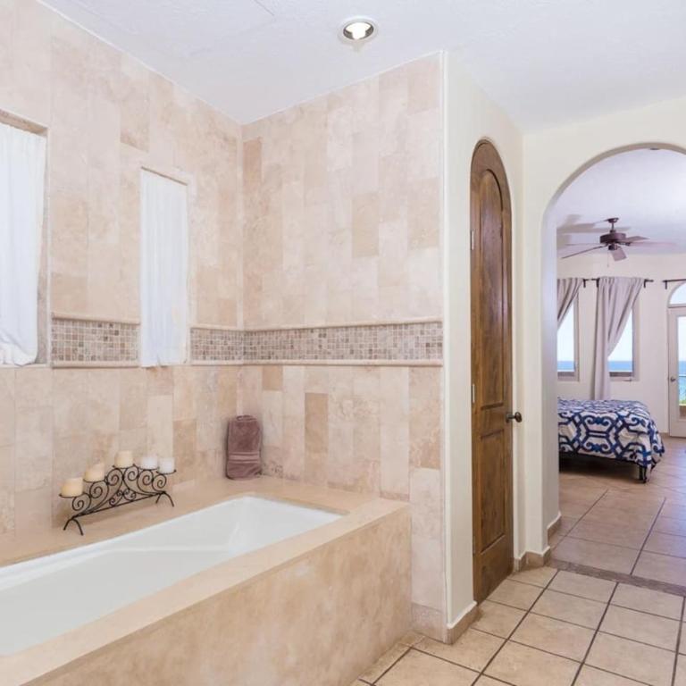 Bella Sirena Condo-BEST VIEWS! Tower A! - Apartamento de 2 dormitorios - Frente al océano - 11