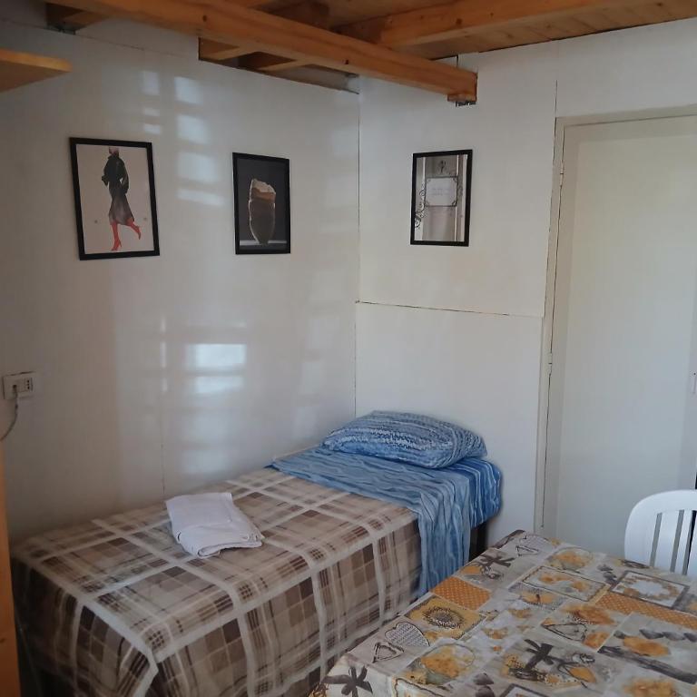 Tri-na-krì-a - Three-Bedroom House - 3