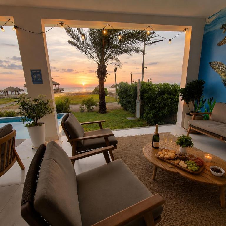 HERMOSA CASA CON PISCINA FRENTE AL MAR - PRIMERA FILA - Casa de 6 dormitorios - 4