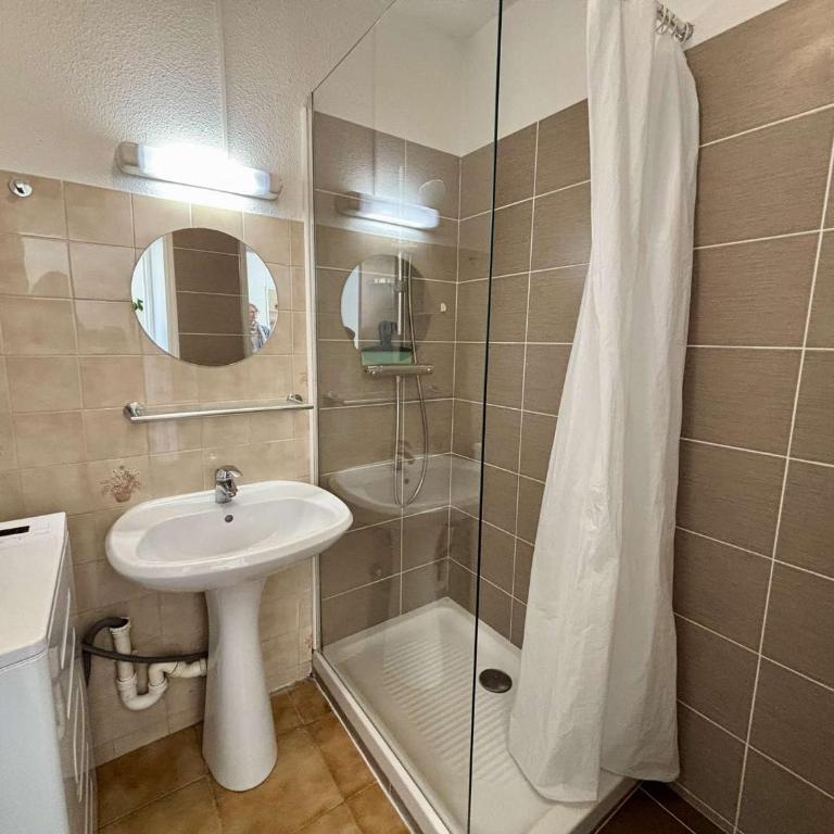 Appartement avec clim et piscine - 3 pers. - FR-1-252-203 - Appartement - 11