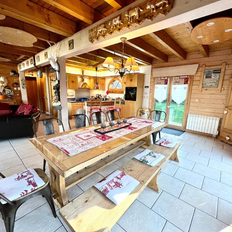 Chalet spacieux avec animaux - ? pers. - FR-1-589-857 - Maison de Vacances - 3