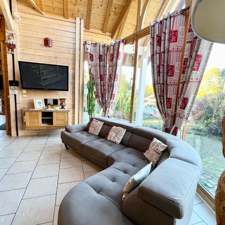 Chalet spacieux avec animaux - ? pers. - FR-1-589-857 - Maison de Vacances - 5