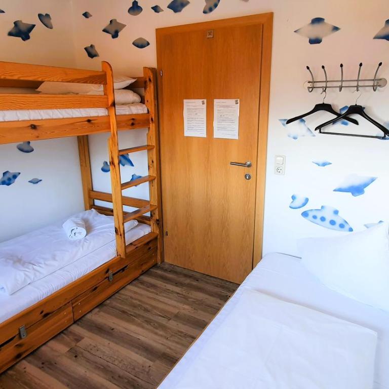 Alpking Hostel - Zweibettzimmer mit Gemeinschaftsbad - 6