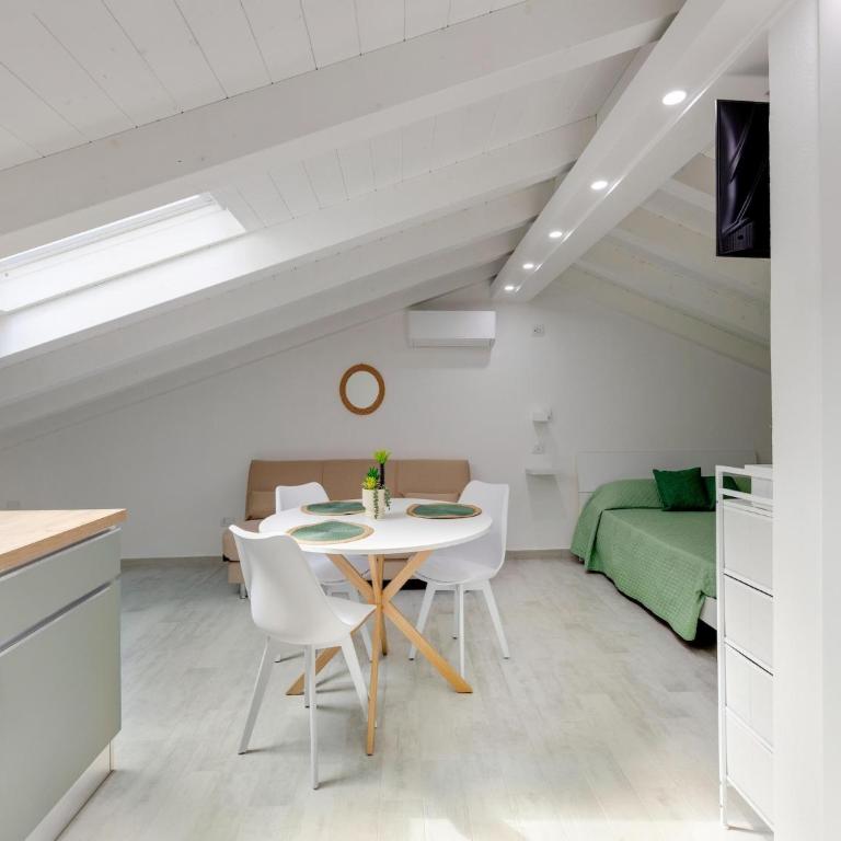 Attic studio, with air conditioning - Appartamento - 11