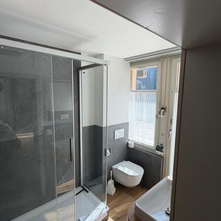 Waldhotel Unspunnen - Standard Dreibettzimmer mit Balkon - 3