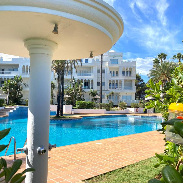 Excepcional vista al mar y piscina - Apartamento de 2 dormitorios - 22