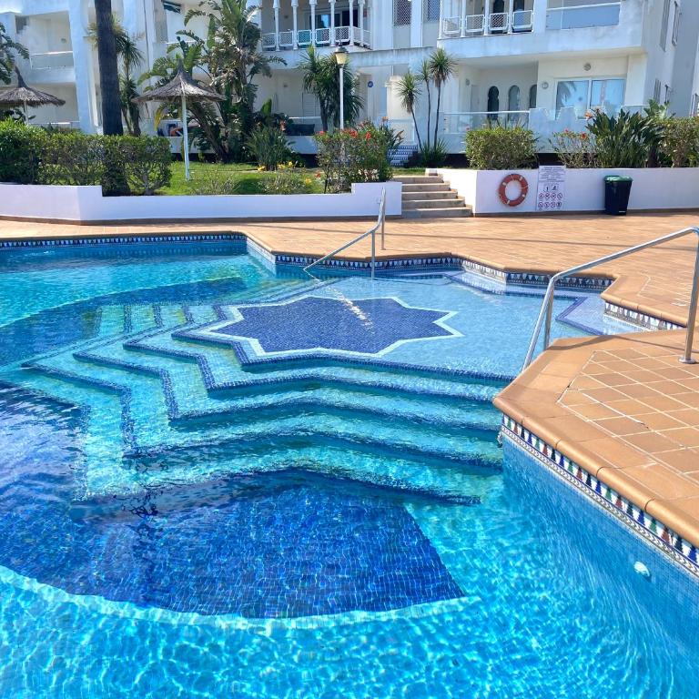 Excepcional vista al mar y piscina - Apartamento de 2 dormitorios - 21