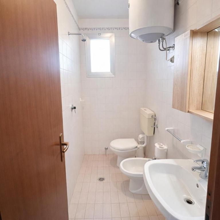 Three room apartment near the beach and the center - Two-Bedroom Apartment - 10