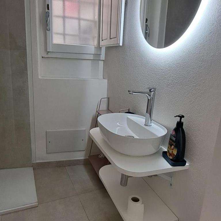 Domus Lina - Appartamento Monolocale con 1 Letto Matrimoniale - 10