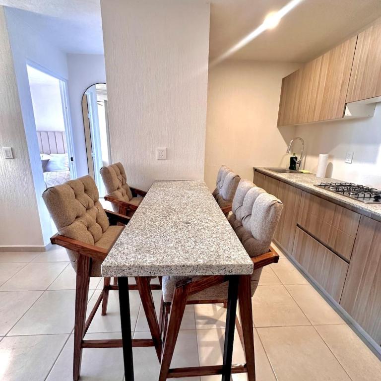 Departamento, Vista panorámica, Estacionamiento techado - Three-Bedroom Apartment - 13