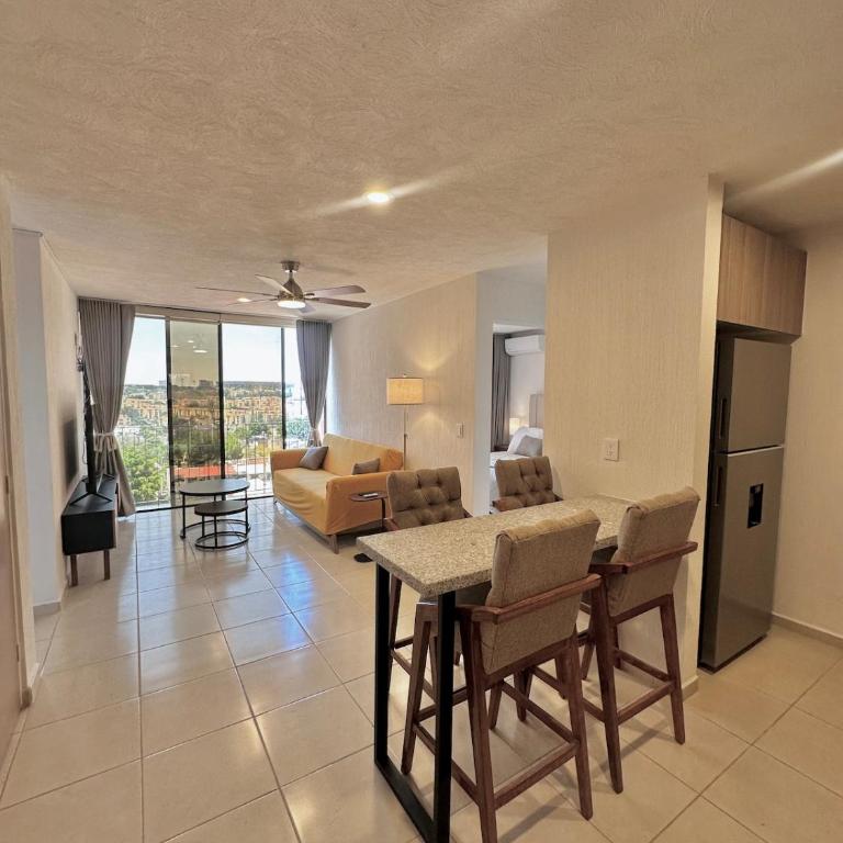Departamento, Vista panorámica, Estacionamiento techado - Three-Bedroom Apartment - 25