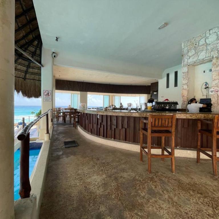 Caribbean View at Cancun Plaza Beachfront Condos - Suite Doble Deluxe - Cama grande - 7