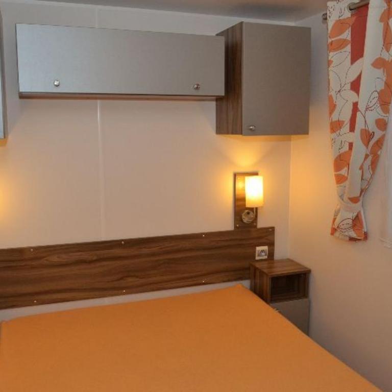 Camping Le Puits Rochais - Mobile Home - 4