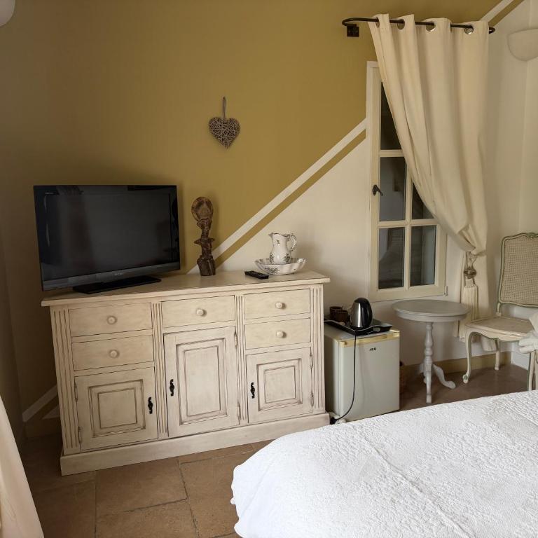 Lou pastre - Chambre Double - Vue sur Jardin - 11