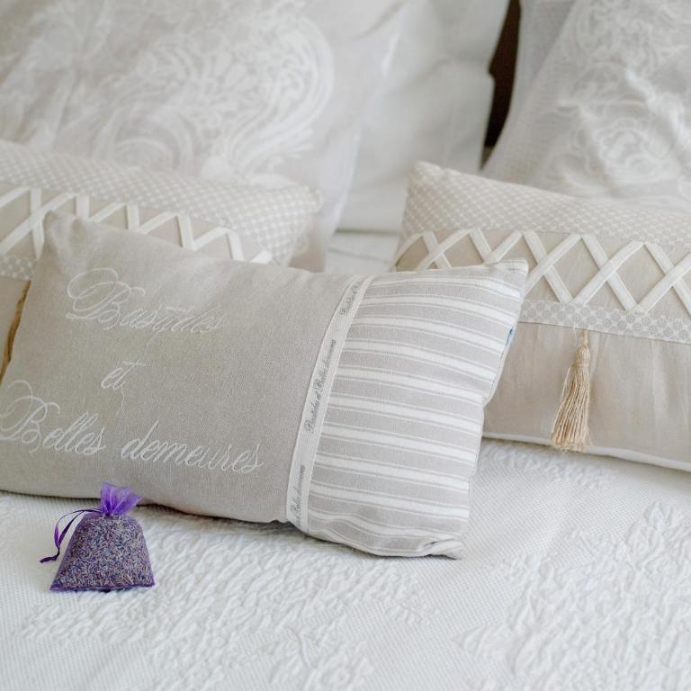 Lou pastre - Chambre Double - Vue sur Jardin - 13