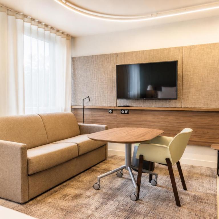 Novotel Suites Rouen Normandie - Suite Supérieure Un Lit Double Et Deux Lits Simples - 9
