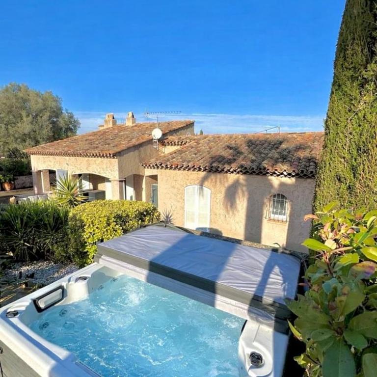 Villa provençale, piscine, jacuzzi & parking - Villa - 3