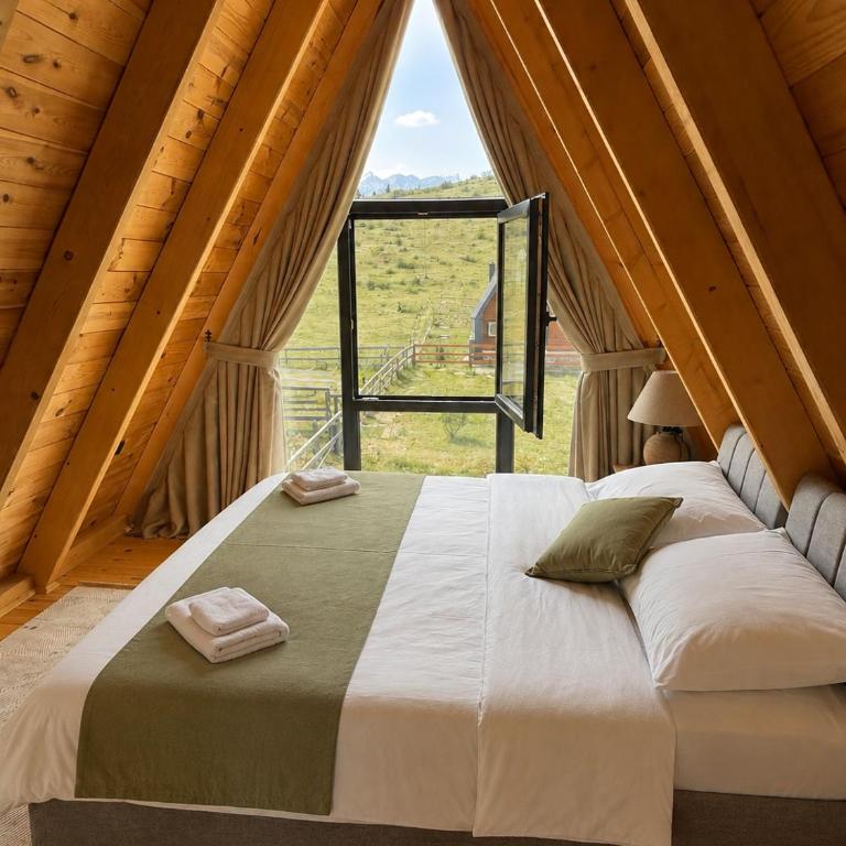 SteLa Mount House - Two-Bedroom Villa - 15