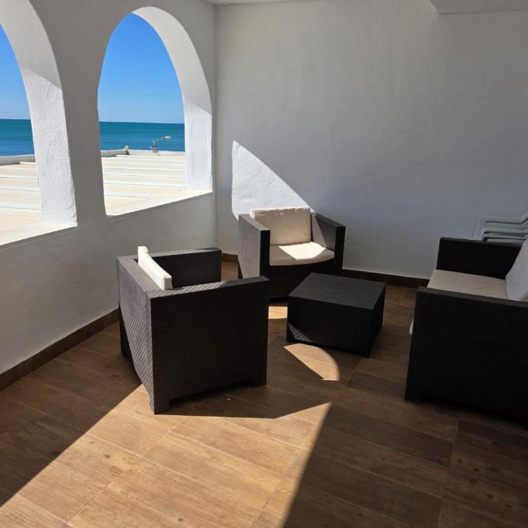 Apartamentos Saint Tropez - Apartamento de 2 dormitorios con vistas al mar - 1