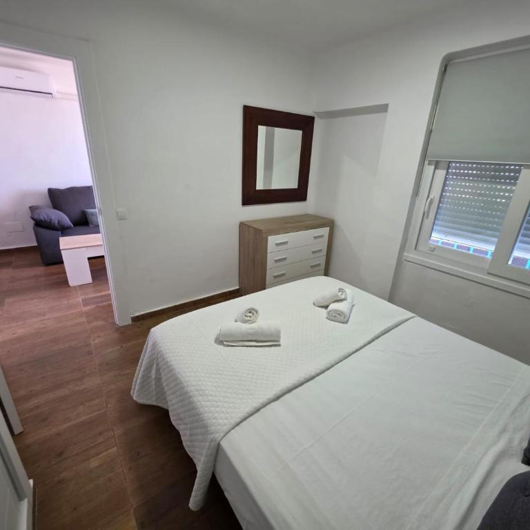 Apartamentos Saint Tropez - Apartamento de 2 dormitorios con vistas al mar - 2