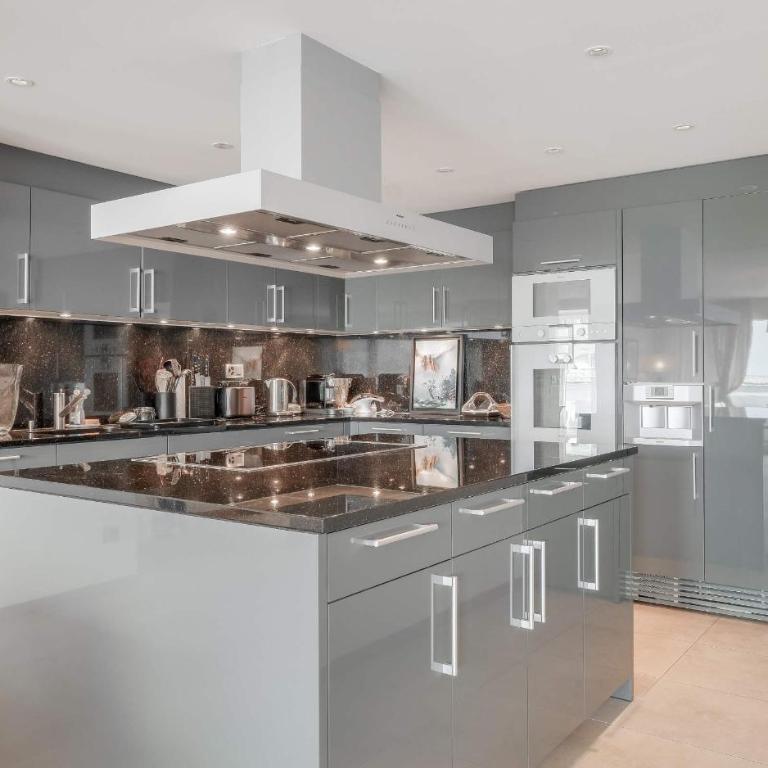 Luxury 4-Bedroom Residence at Le National Montreux by GuestLee - Apartment - 2