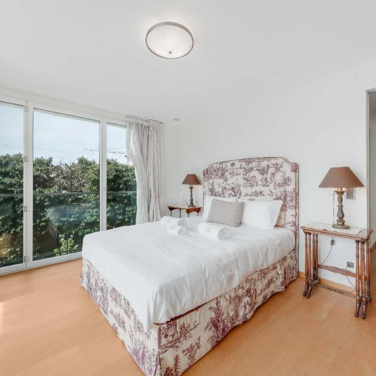 Luxury 4-Bedroom Residence at Le National Montreux by GuestLee - Apartment - 9