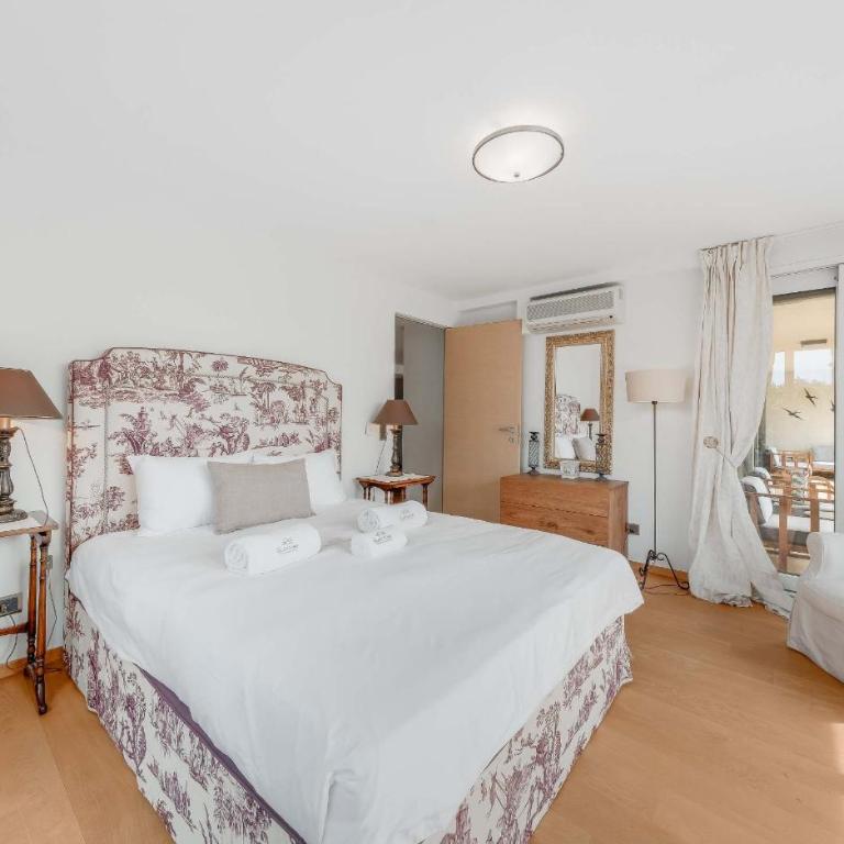 Luxury 4-Bedroom Residence at Le National Montreux by GuestLee - Apartment - 15