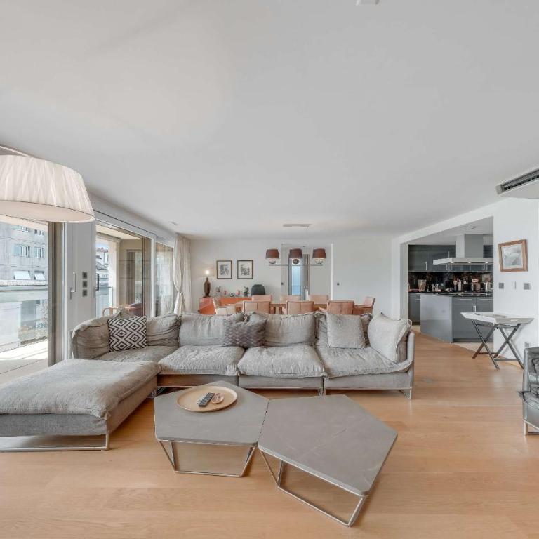 Luxury 4-Bedroom Residence at Le National Montreux by GuestLee - Apartment - 20