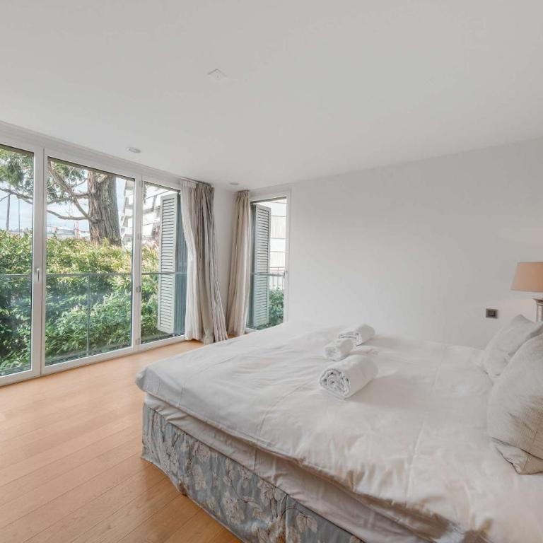 Luxury 4-Bedroom Residence at Le National Montreux by GuestLee - Apartment - 27
