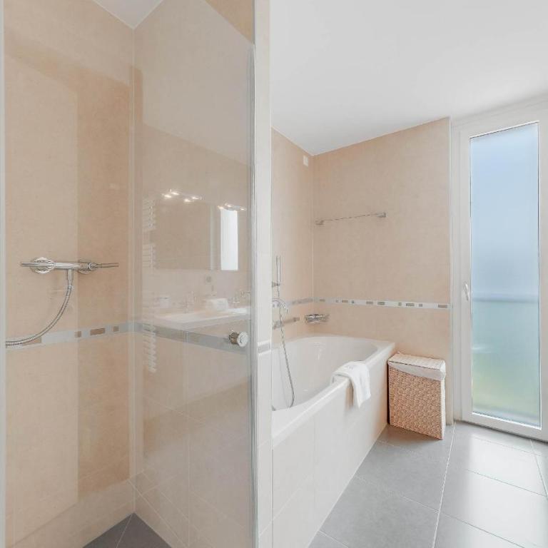 Luxury 4-Bedroom Residence at Le National Montreux by GuestLee - Apartment - 37