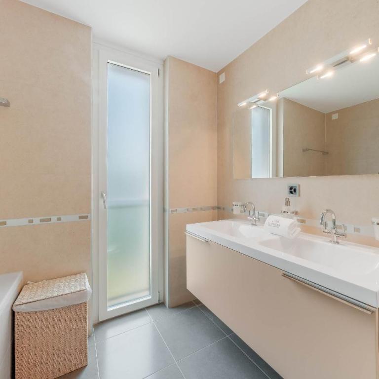 Luxury 4-Bedroom Residence at Le National Montreux by GuestLee - Apartment - 38