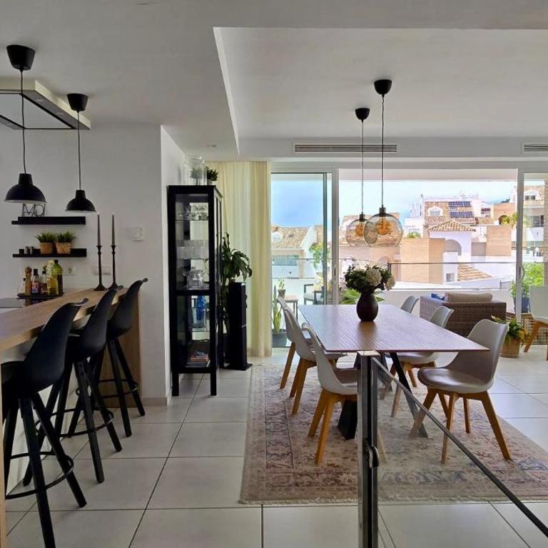Scandinavian Modern Villa in Benalmádena - Villa - 44
