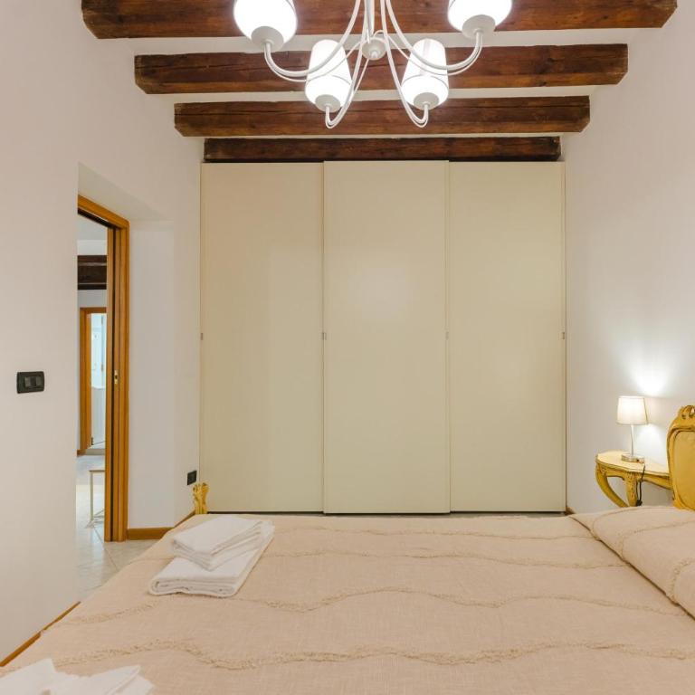 Mia Flat - 10 min from Venice Train Station - Appartamento Deluxe con 1 Camera da Letto - 24
