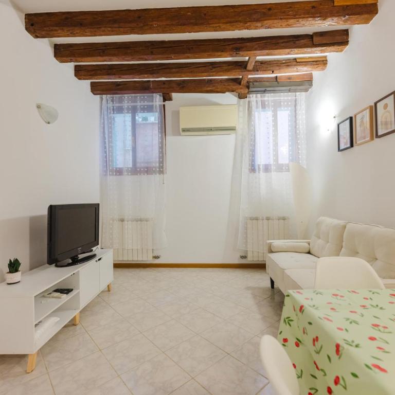 Mia Flat - 10 min from Venice Train Station - Appartamento Deluxe con 1 Camera da Letto - 6