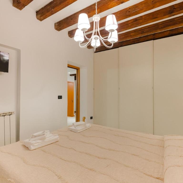 Mia Flat - 10 min from Venice Train Station - Appartamento Deluxe con 1 Camera da Letto - 26
