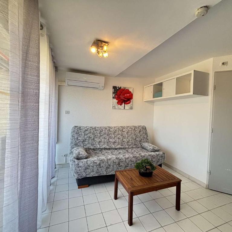 Appartement en bord de mer avec piscine, terrasse et parking privé - FR-1-387-67 - Appartement (4 Adultes) - 14