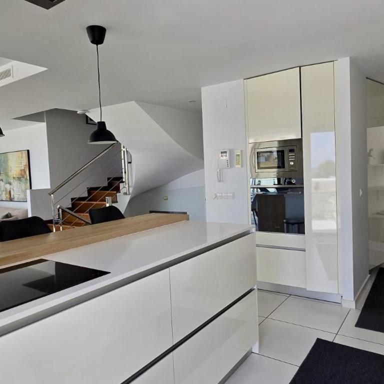 Scandinavian Modern Villa in Benalmádena - Villa - 82
