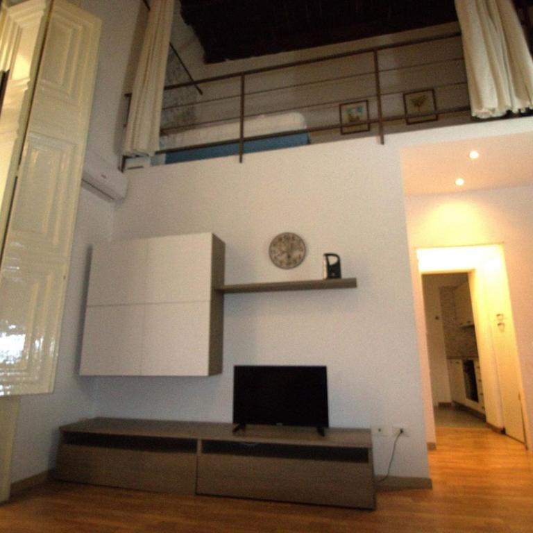 Cuore dei Tribunali - Apartment - Appartamento con 3 Camere da Letto - 63