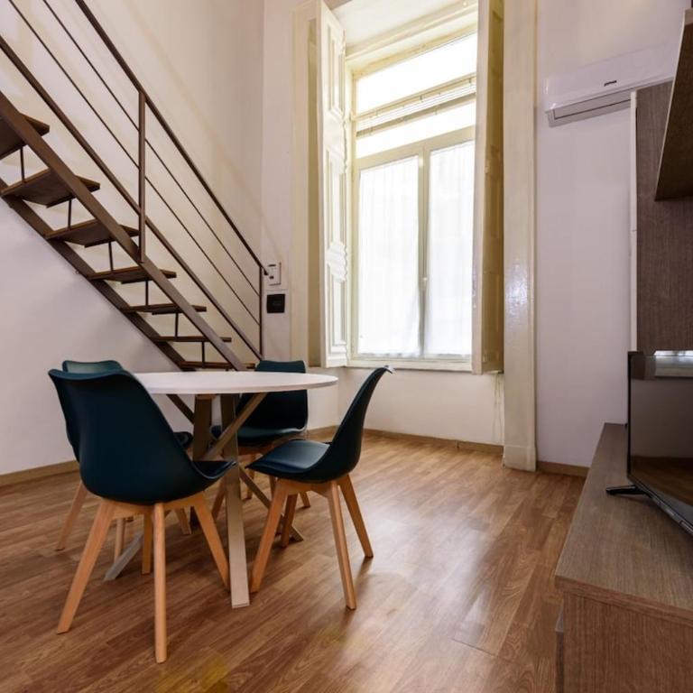 Cuore dei Tribunali - Apartment - Appartamento con 3 Camere da Letto - 79